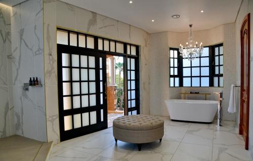 Honeymoon Suite image 1