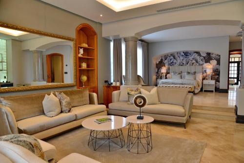 Honeymoon Suite image 3