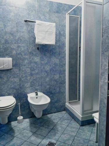 Single Room image 4