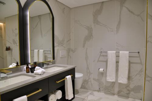Presidential Suite image 4