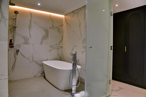 Presidential Suite image 3