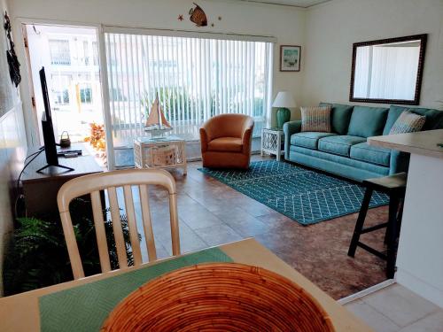 Sunrise Ocean Suites in Pompano Beach, USA