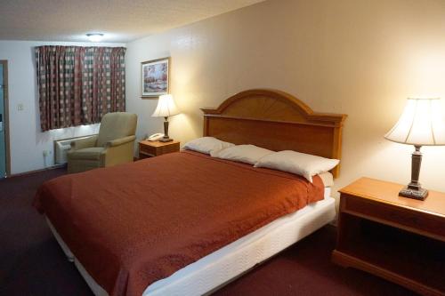 OYO Hotel Altus N Main St - image 3