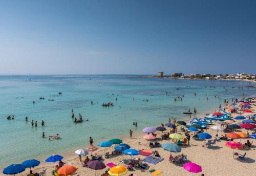  On the beach, Pension in Torre Lapillo