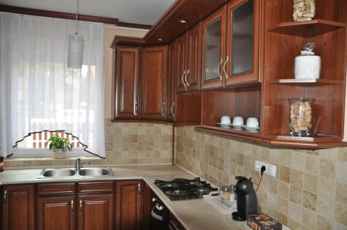 Kitchen, Gyorszem Apartman in Szabadhegy