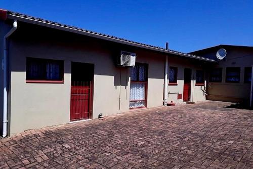 Entrance, Seaview on Shelly in Windsor on Sea