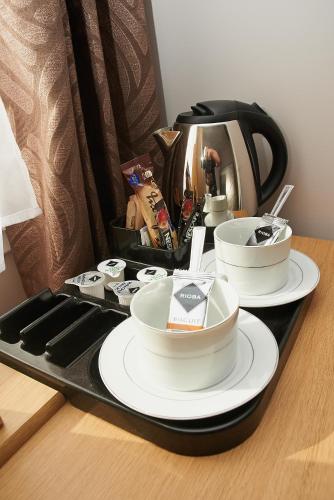 The Davron Hotel The Davron Hotel is conveniently located in the popular Fraserburgh area. Both business travelers and tourists can enjoy the hotels facilities and services. Facilities like airport transfer, meeting 