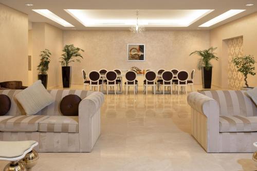 Crowne Plaza Riyadh - RDC Hotel & Convention by IHG