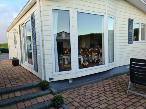  Strandhut 64 in 4697 RK Sint-Annaland