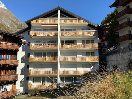Studio with Balcony and Matterhorn View - No. 14