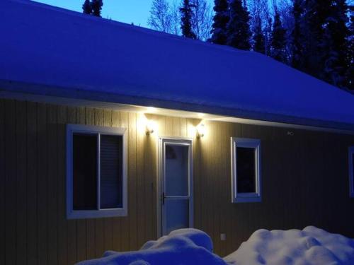 Aurora Viewing Deck and Peaceful Retreat thumb 3