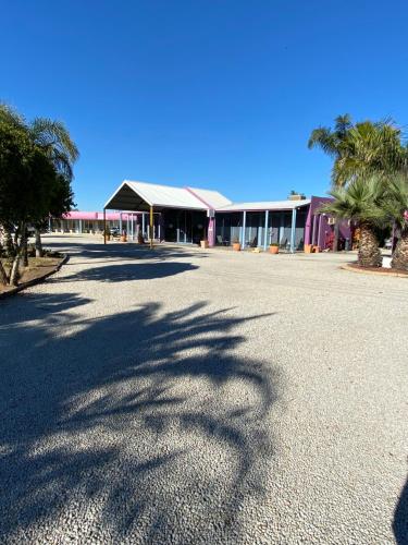 Paddle Steamer Motel