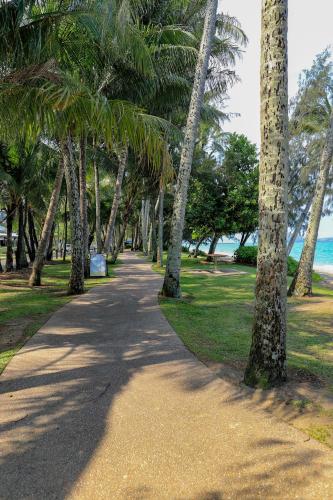 Palm Cove Beach Club Apartment - Privately Managed 5