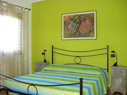 Master apartment in villa 6 to 8 persons with large private garden