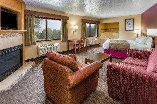 AmericInn by Wyndham Proctor Duluth Black Woods Conv Ctr