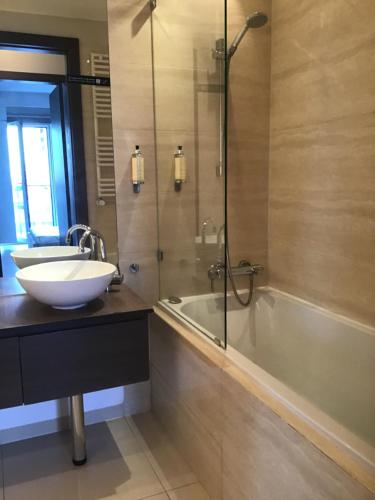 Platinum Towers Hotel Apartments - image 3