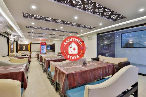 . OYO 6139 Hotel Dwarka Residency