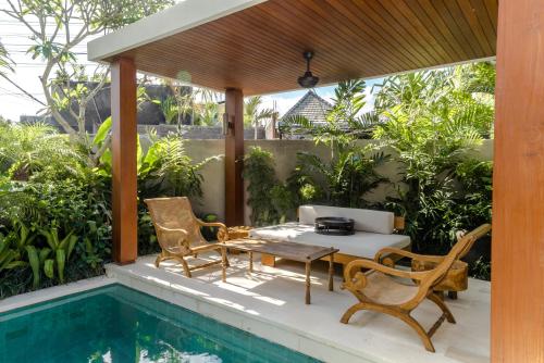 Five-Bedroom Villa with Private Pool room in Uma Berawa Villa