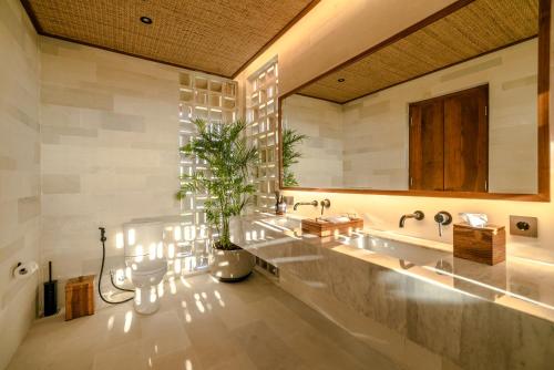 Five-Bedroom Villa with Private Pool image 10