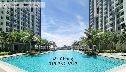 Swimming pool, Cybersqaure Studio Suites with Netfilx @10 min walking distance to McD near Marina Putrajaya