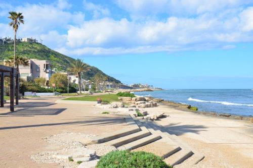 Praia, Seashell Hotel in Bat Galim