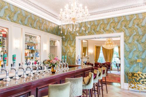 Cork's Vienna Woods Hotel & Villas