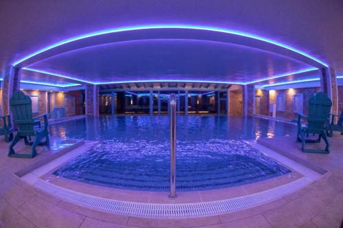 泳池, 半島度假酒店 (Peninsula Resort) in 穆里格凱奧爾