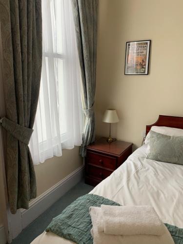 Peregrine House - image 7