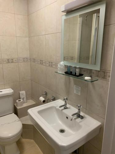 Peregrine House - image 11