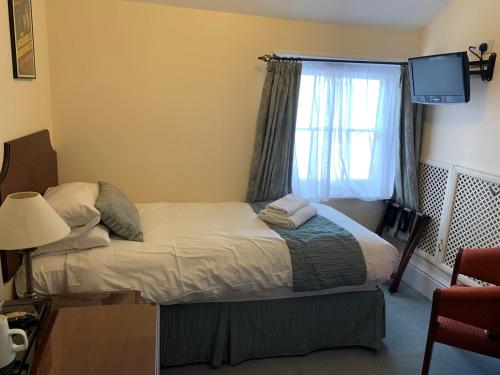 Peregrine House - image 12