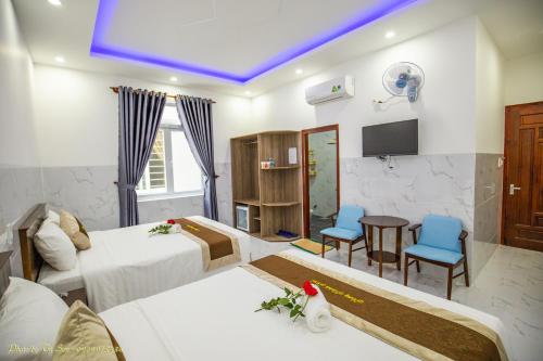 Hưng Khánh Hotel, Con Dao