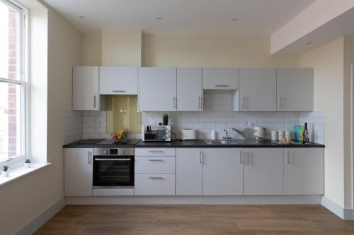 Apartment 7 Isabella House Aparthotel By RentMyHouse - image 8