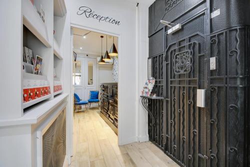 Hotel Riviera Elysees, Paris