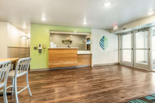 Lobby, WoodSpring Suites Sanford North I-4 Orlando Area in Sanford (FL)