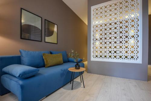 HONEY, I'M HOME. Sala Palatului Apartment