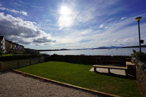Beach house no2 with amazing sea views and private garden onto beach. in Fairlie