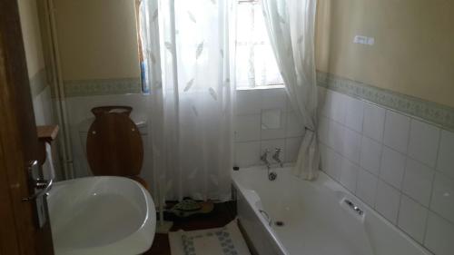 Bathroom, Nelson's Croft in Rhodes