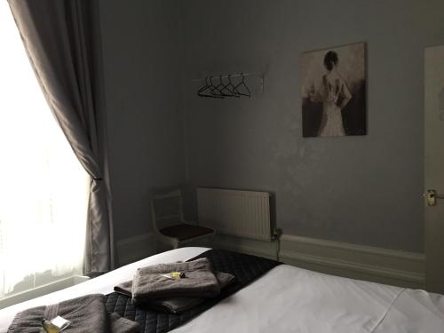 Queens Guesthouse Manchester - image 2