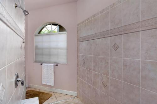 3 bedrooms, 4 beds