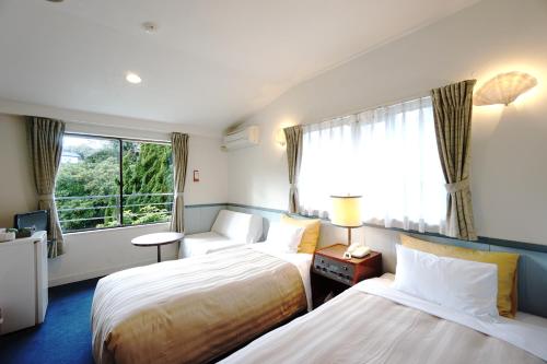 room detail thumbnail 1