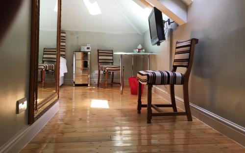 Hickman Hill Hotel - image 14