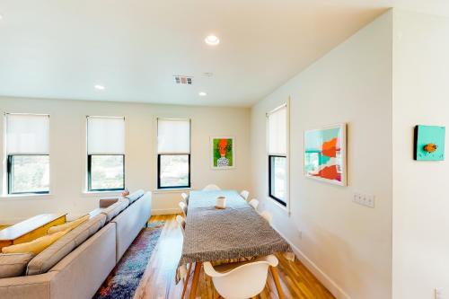 Pennsylvania Modern - image 3