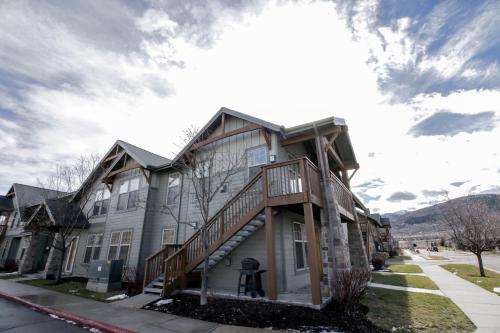 Fox Pointe Condo - image 6