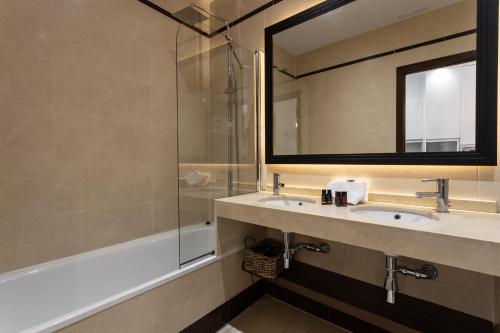 Standard Two-Bedroom Apartment room in BiBo Suites Plaza Nueva