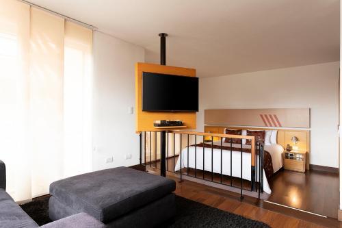 273350268 Hotel bh La Quinta