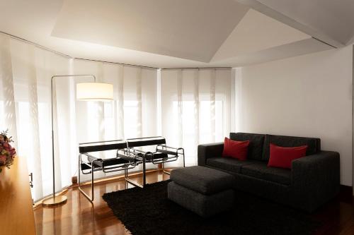 273350351 Hotel bh La Quinta