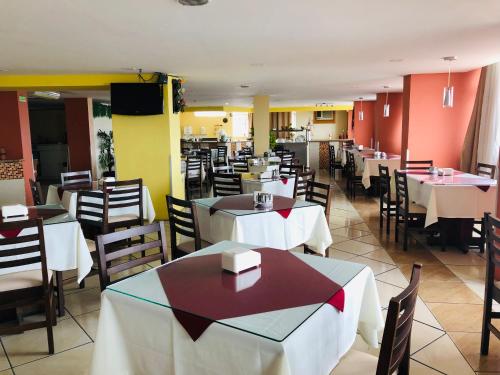 Restaurant, Rede Andrade Plaza Recife in Recife