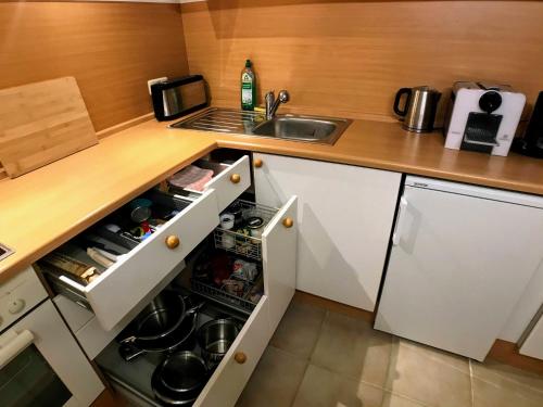2 Zimmer I Kuche I SmartTV I Klima I Parkplatz I 3 Bed I WLan 251m von Tacherting entfernt