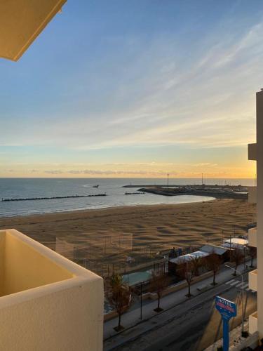 ทัศนียภาพ, โรงแรมยูนิเวอแซล (Hotel Universal) in เซนิกัลเลีย