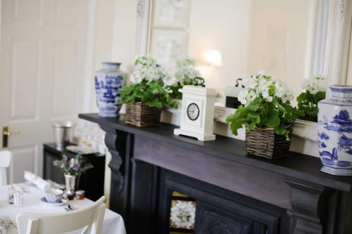 Vybavení, Brindleys in Bathwick